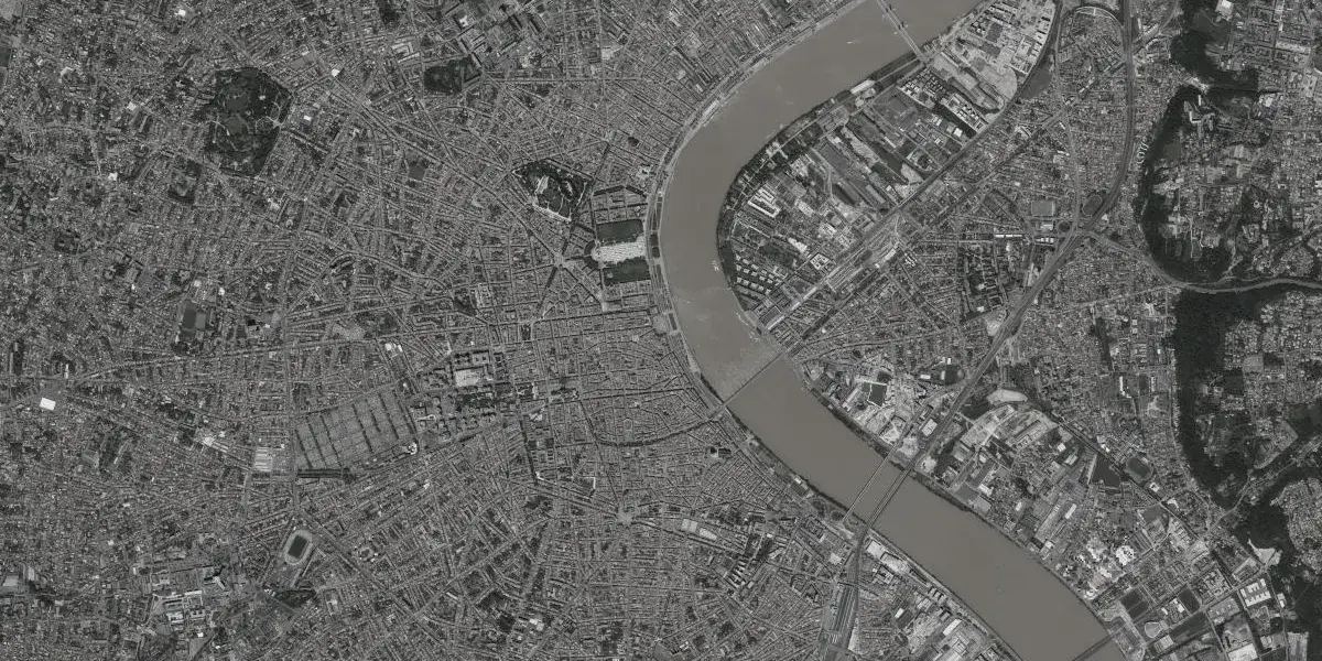 Vue aérienne de Bordeaux : Garonne, place de la Bourse et centre-ville
